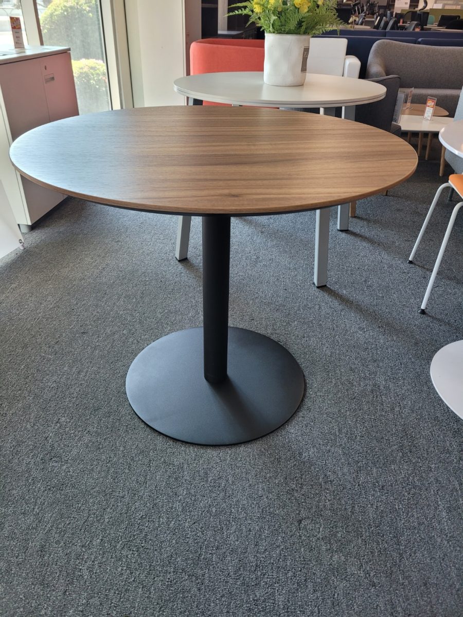 Round Top Table 36″